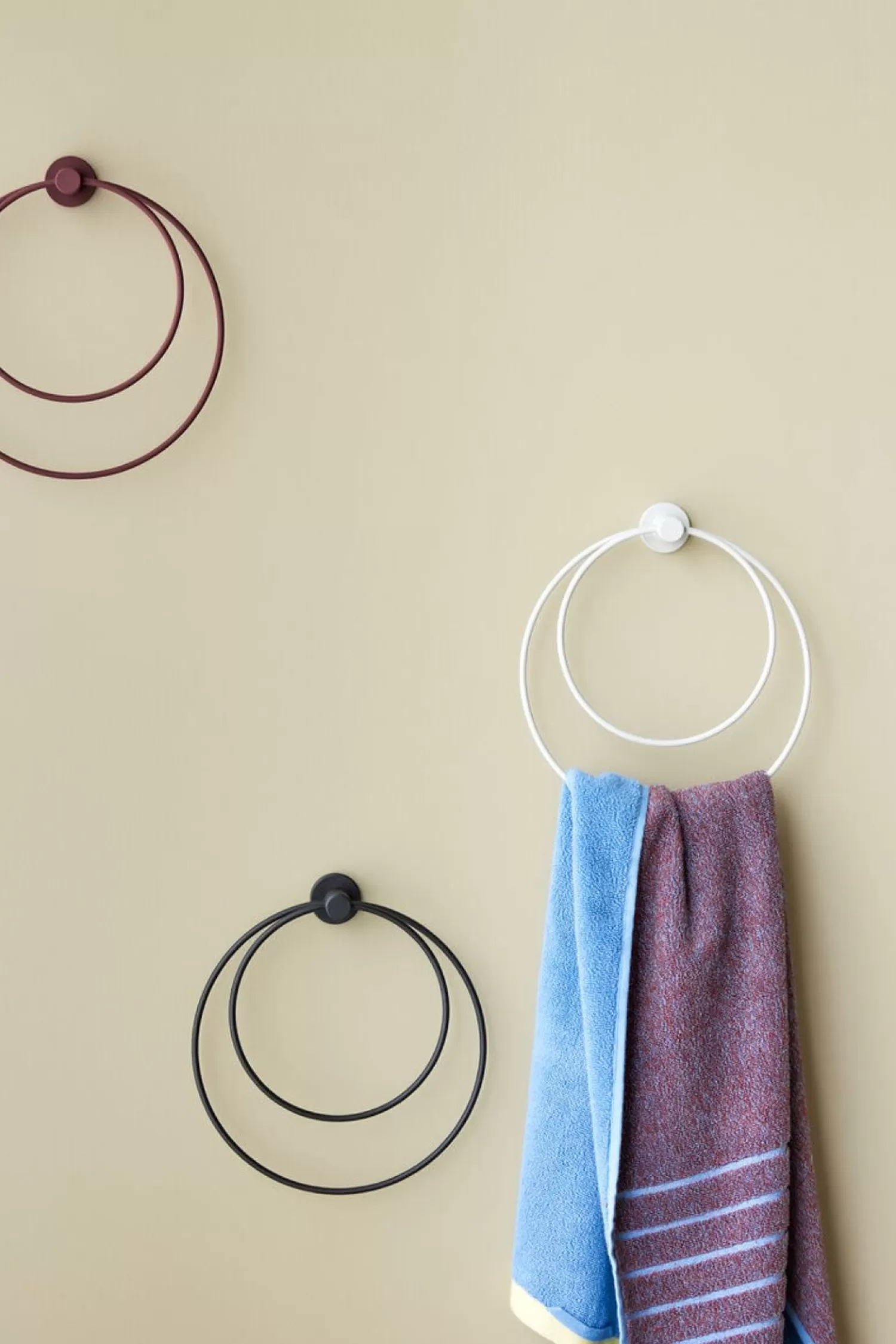 Hübsch Hooks & Coat Racks^Loop Towel Holder Burgundy