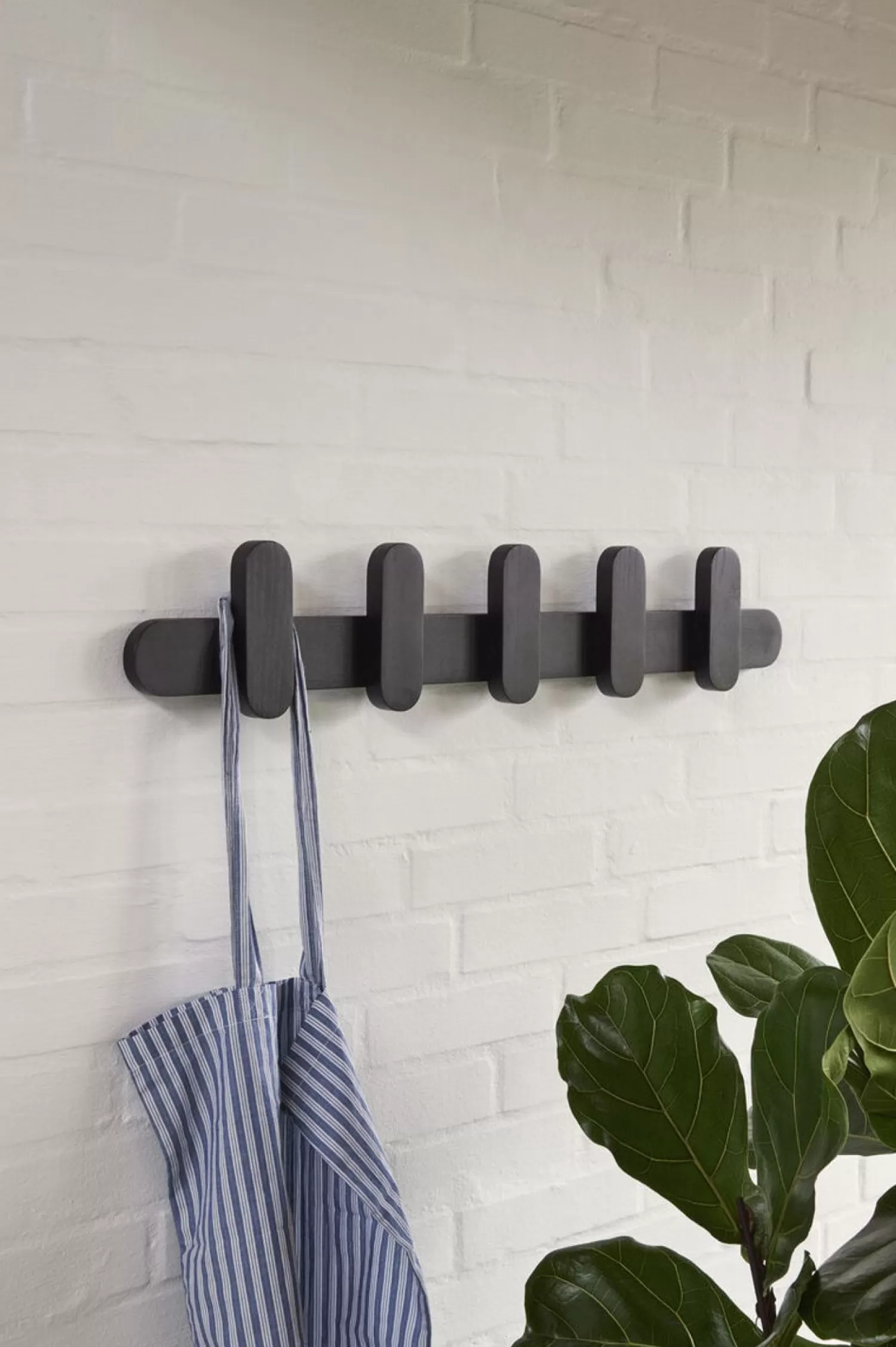 Hübsch Hooks & Coat Racks^Merry Coatrack Black